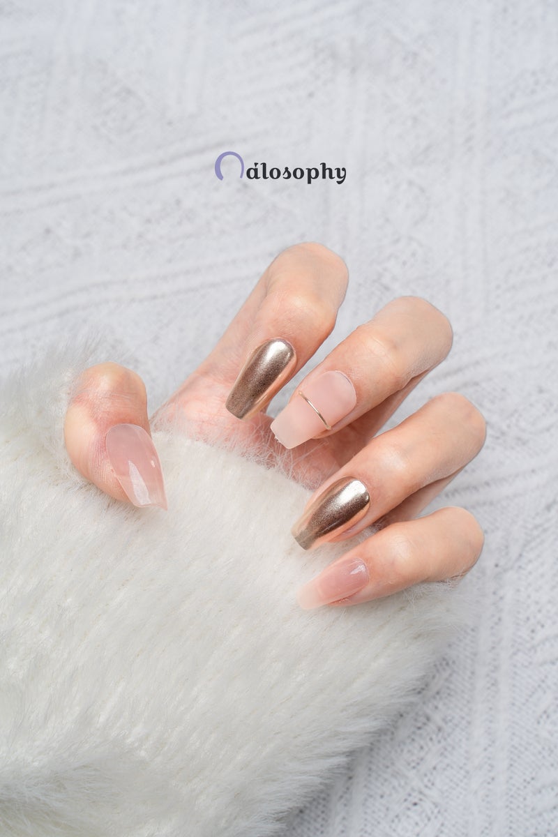 Nailosophy أظافر جل مضغوطة يدوية الصنع باللون الأسود المدخن مع فضة ملموسة | شكل مربع - Image 3